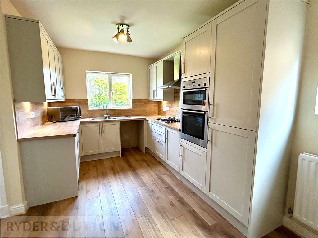 Property photo 2 of 20 Kitchen