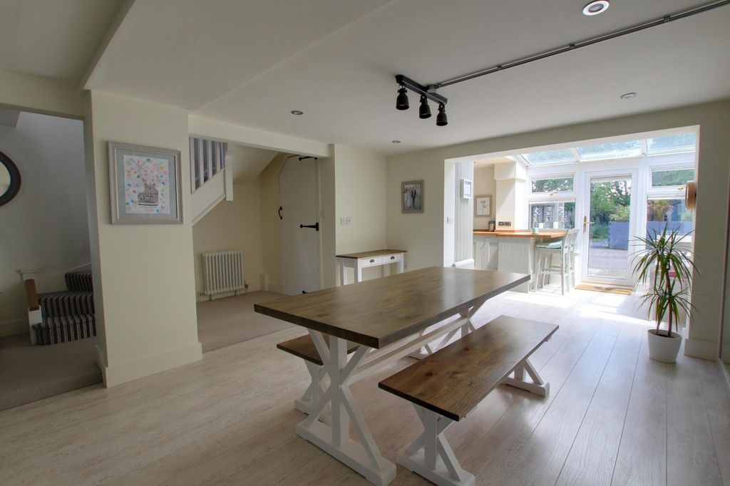 Property photo 3 of 14 Dining Area