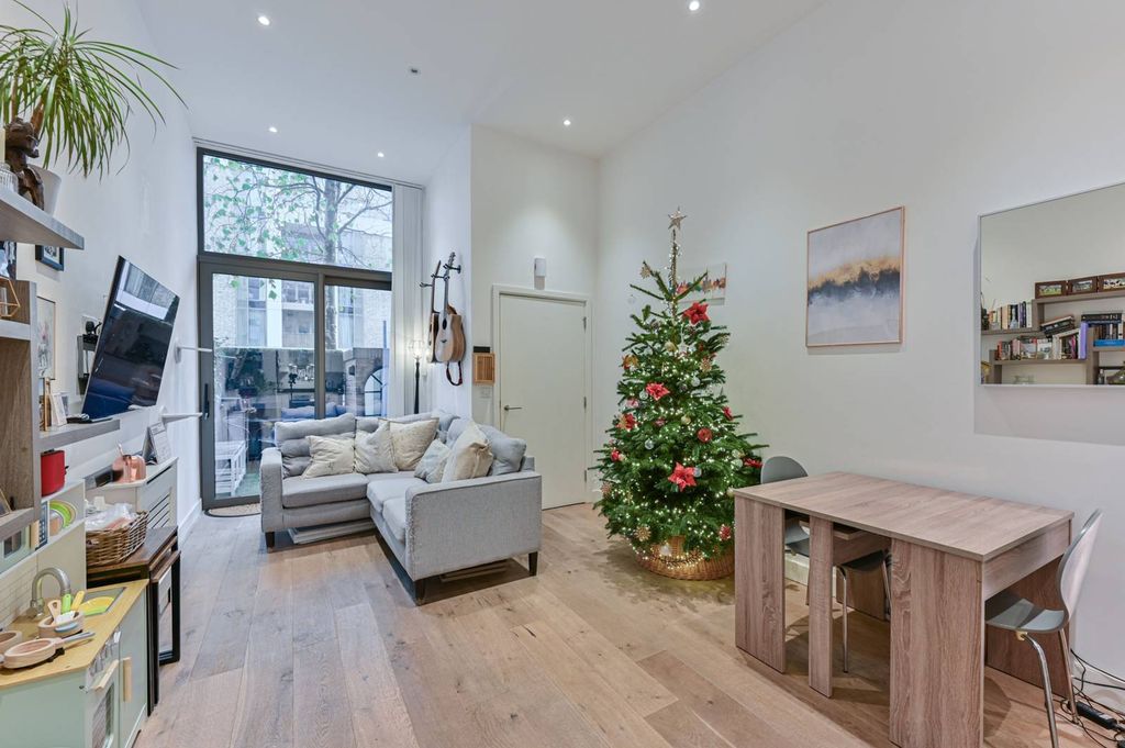 Property photo 3 of 16