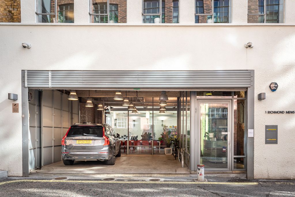 Property photo 2 of 8 Photo 1