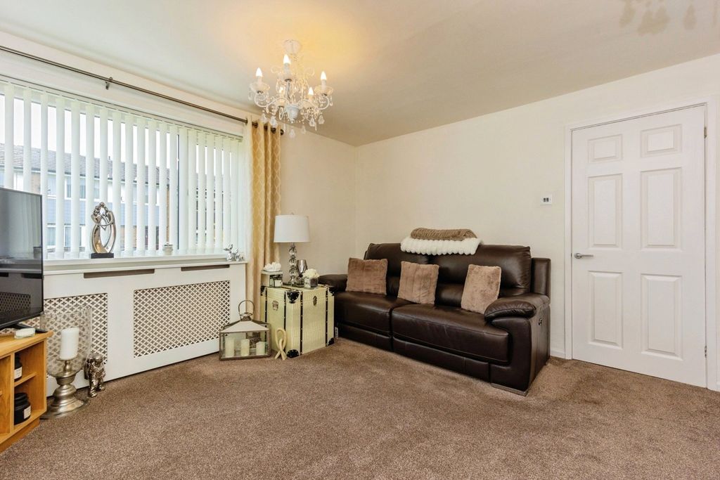 Property photo 3 of 17 Photo