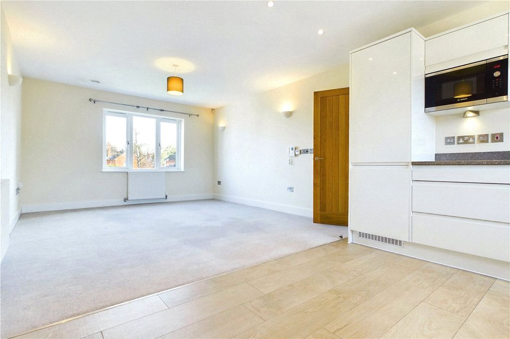 Property photo 3 of 13 Kitchen / Living