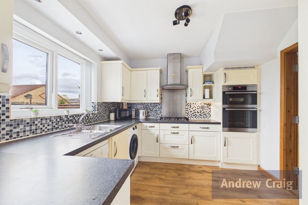 Property photo 3 of 15 Kitchen Diner