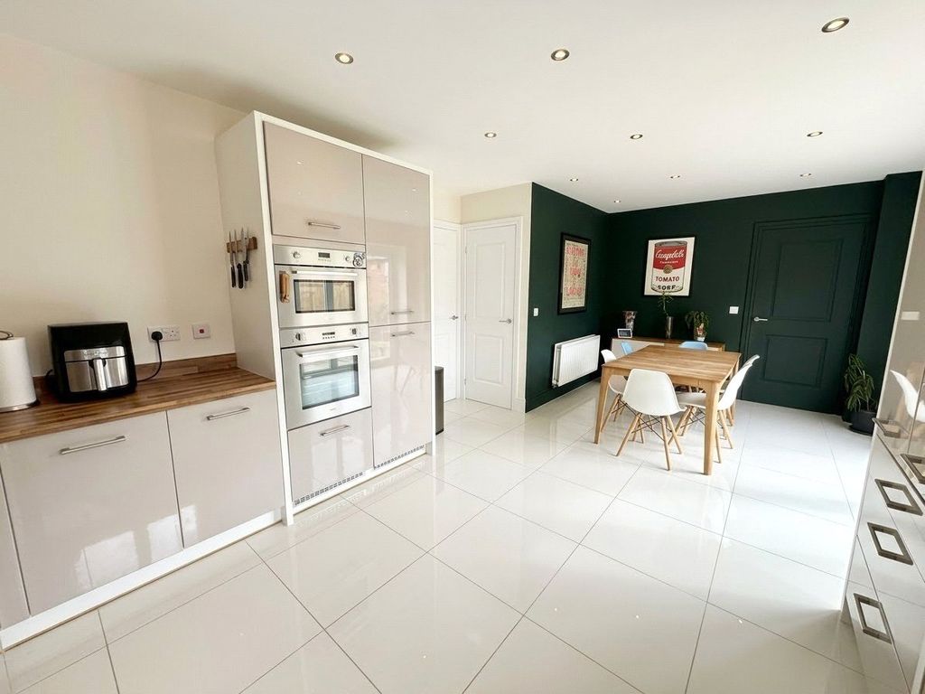 Property photo 3 of 15 Picture No. 19