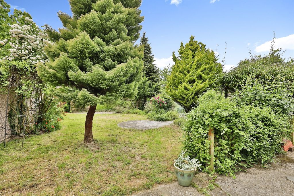 Property photo 2 of 15