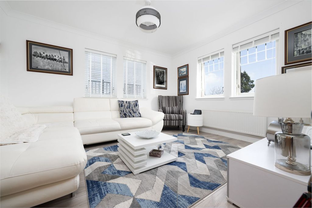 Property photo 2 of 26