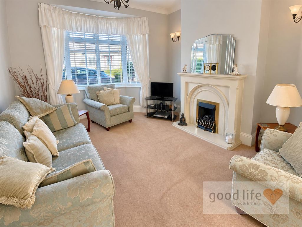 Property photo 2 of 15 20261009_185618684_Iosweybourne.Jpg