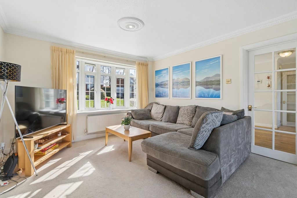 Property photo 2 of 21