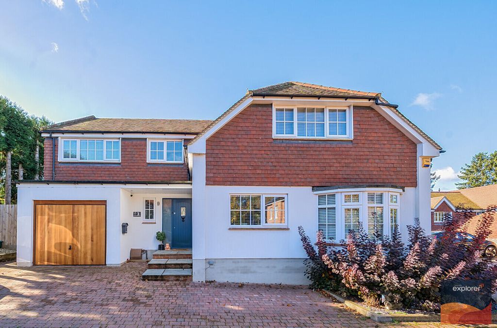 Property photo 1 of 32