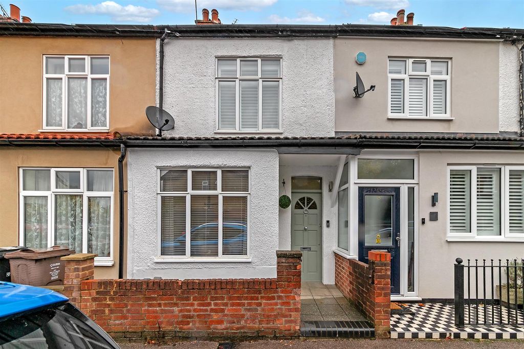 Property photo 1 of 22 69Cambridgeroad-3.Jpg