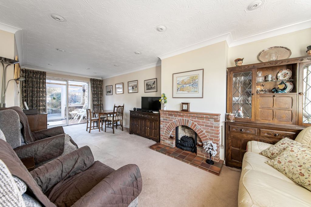 Property photo 2 of 20