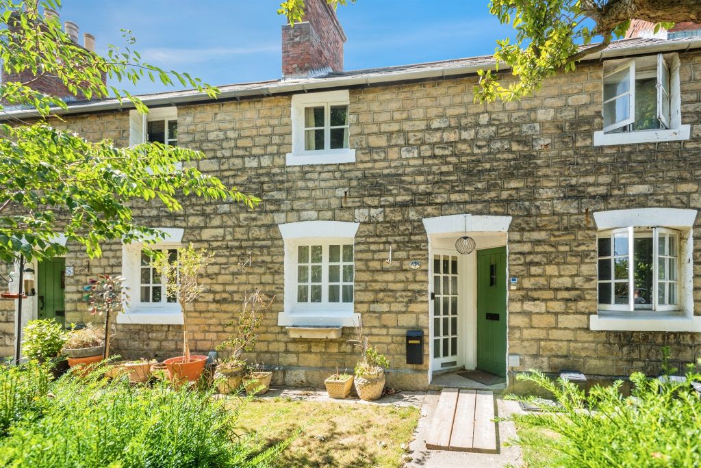 Property photo 1 of 11