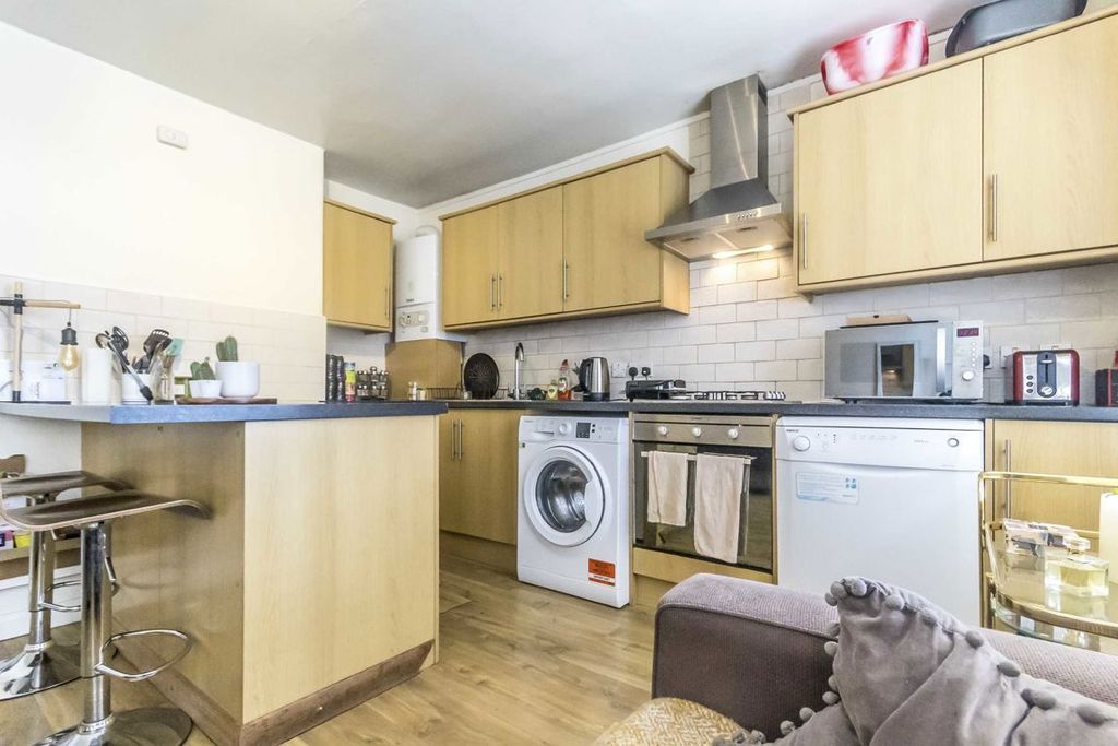 Property photo 3 of 7