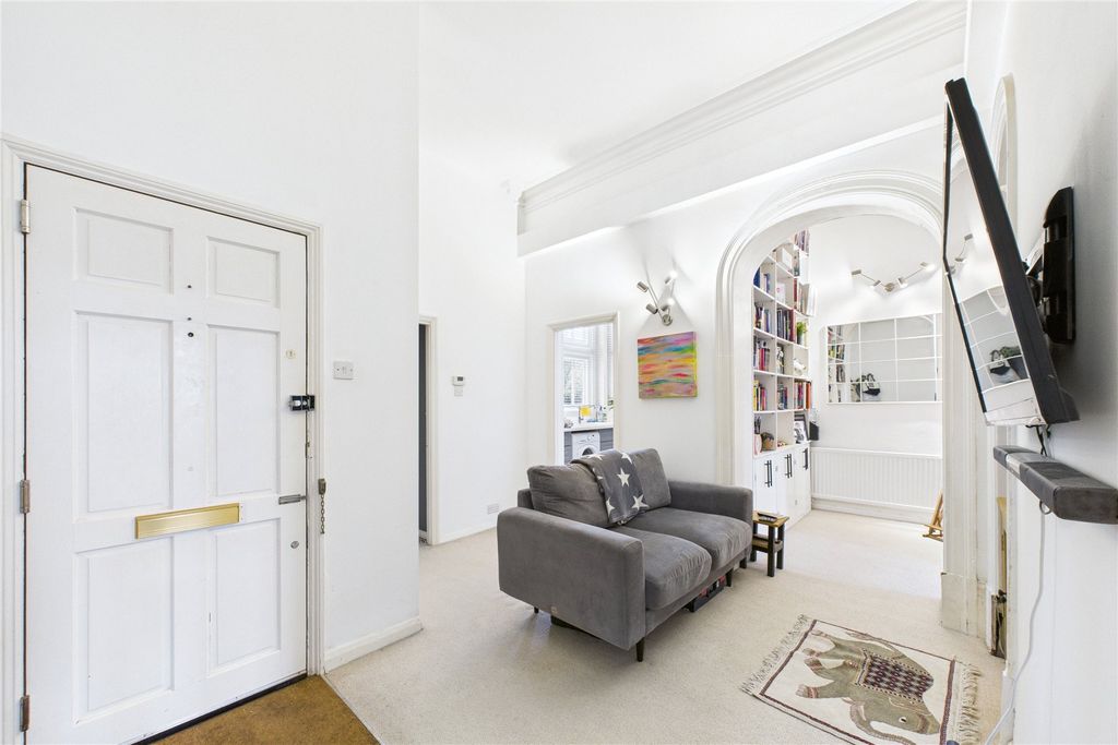 Property photo 2 of 8 Picture No. 28