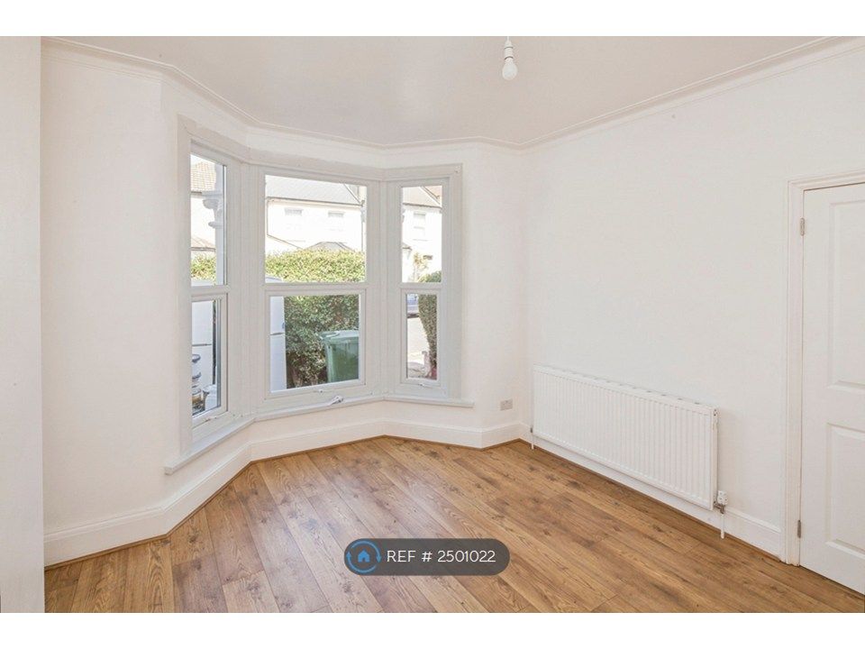 Property photo 3 of 27