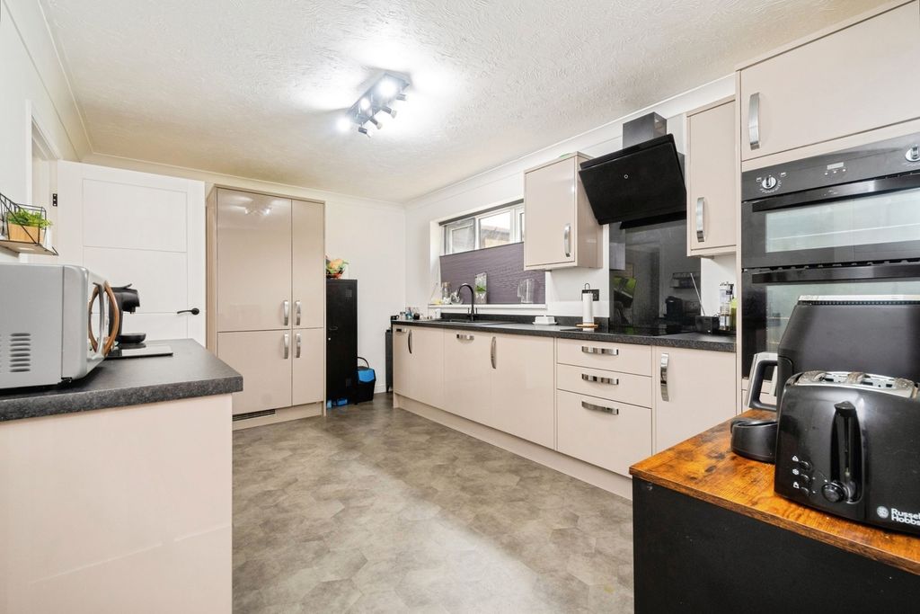 Property photo 2 of 19 Pbox-Img.Jpg