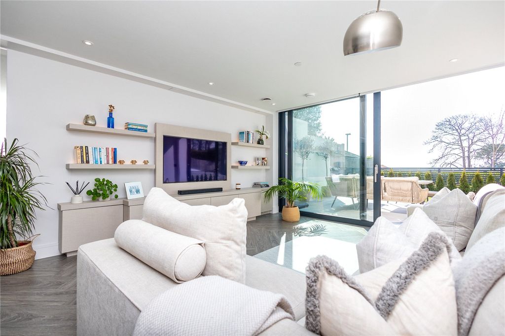 Additional image 6 of 2 bed flat for saleChaddesley Glen, Poole, Dorset BH13