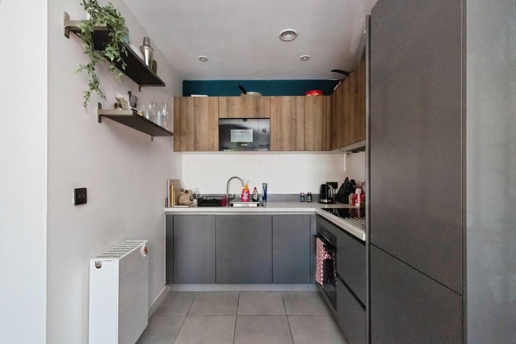 Property photo 3 of 18 Pbox-Img.Jpg