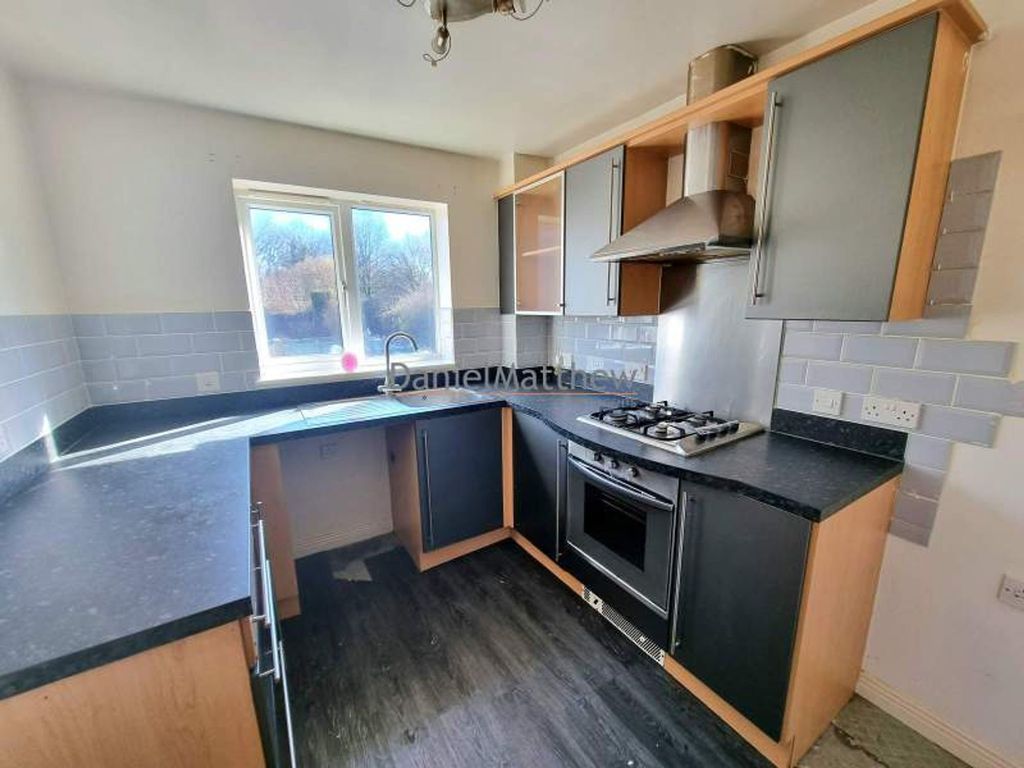 Property photo 2 of 23 Kitchen