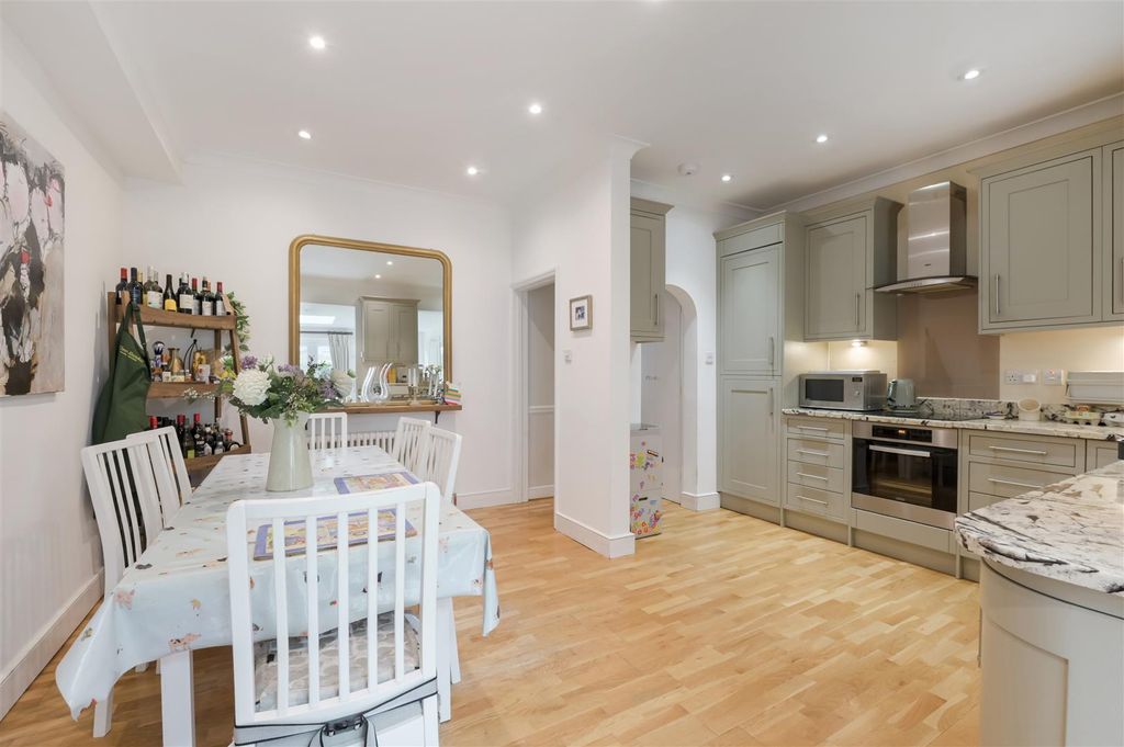 Property photo 3 of 15 Kitchen/Diner