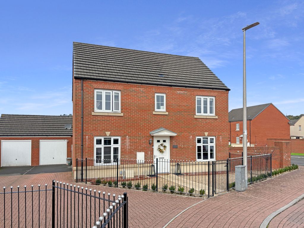 Property photo 1 of 28