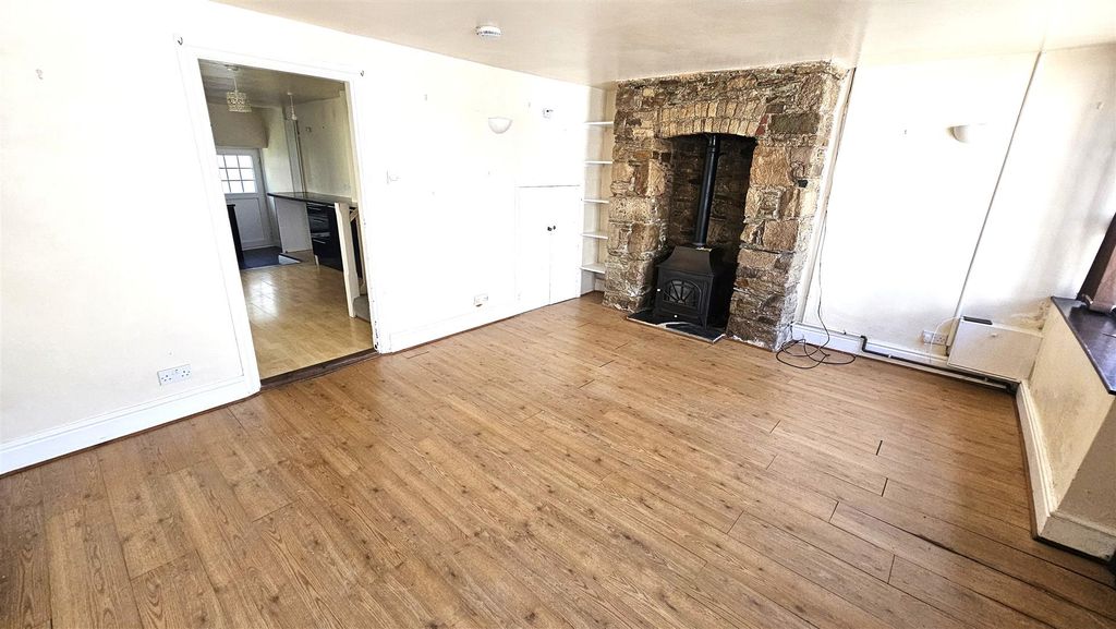 Property photo 3 of 13 Further Living Room.Jpg