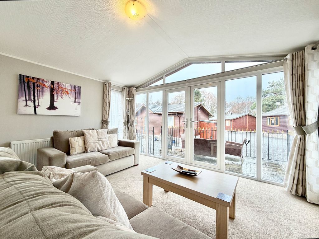 Property photo 3 of 28