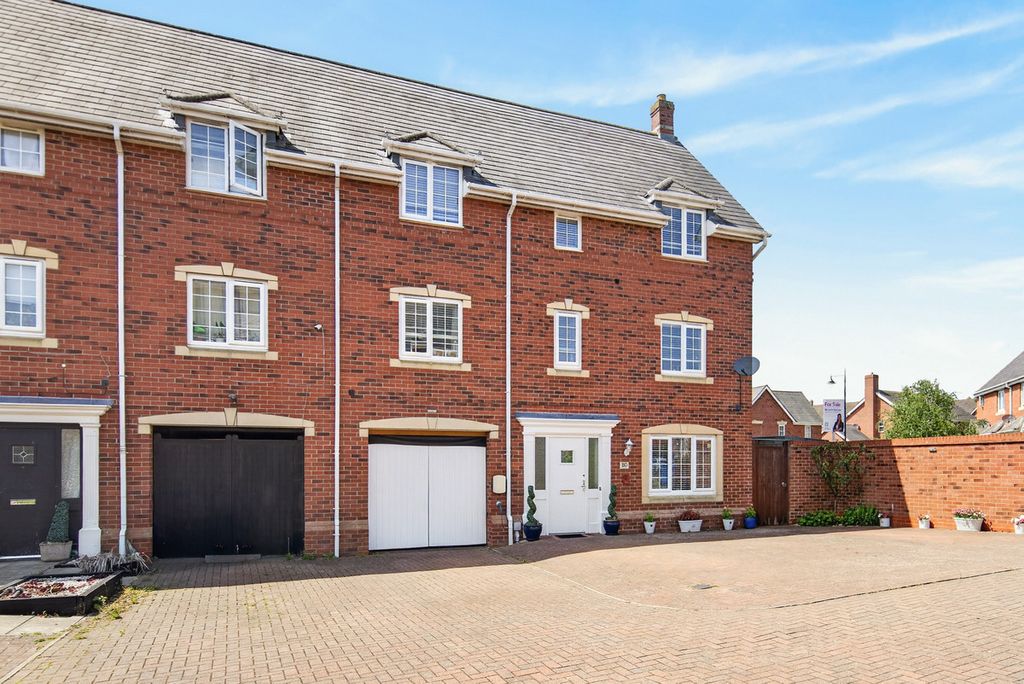 Property photo 2 of 41