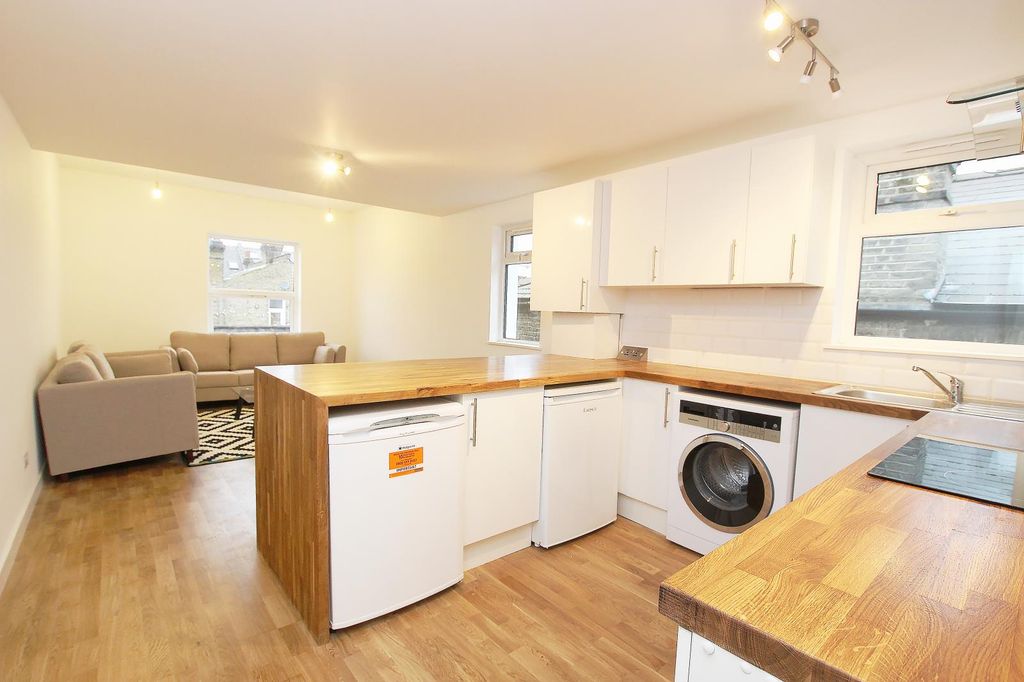 Property photo 2 of 6