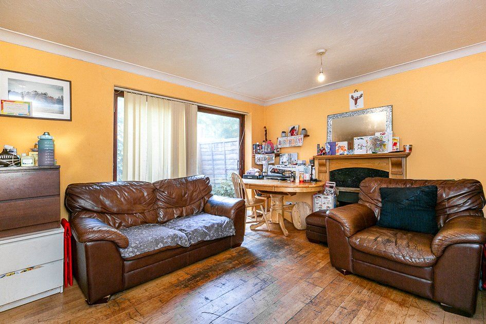 Property photo 2 of 12 Picture No. 15