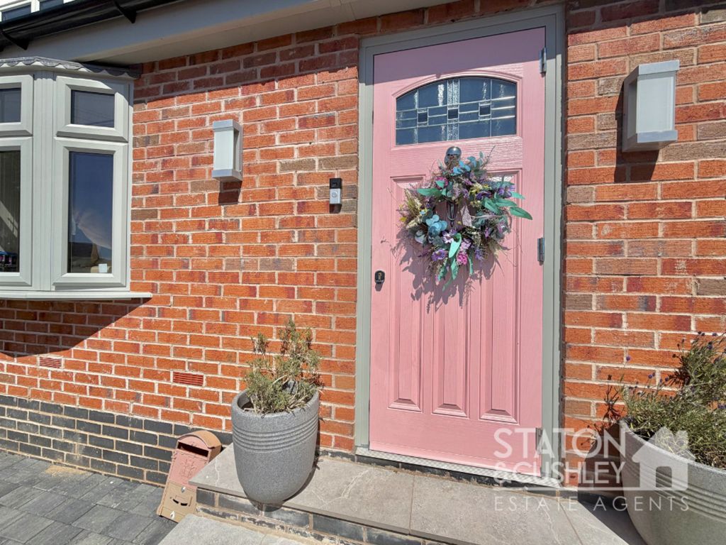 Property photo 2 of 32