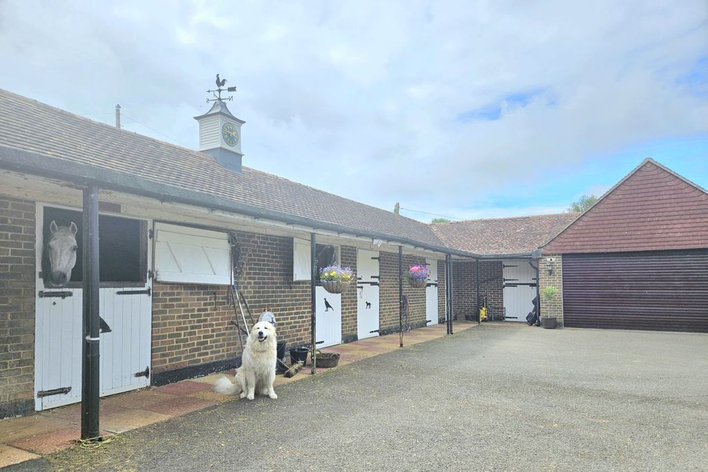 Property photo 3 of 51 Stables