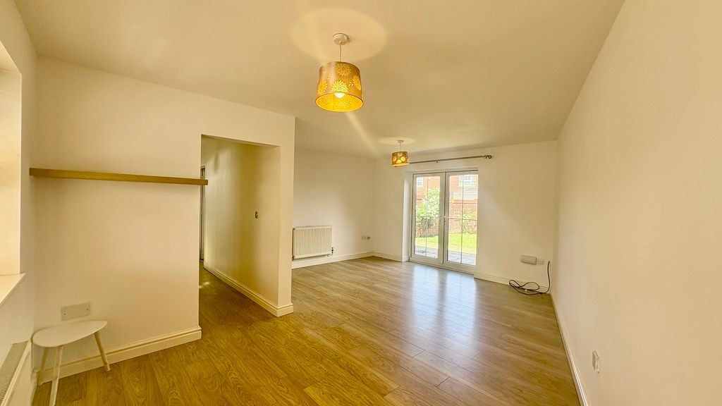 Property photo 3 of 17 Photo 7