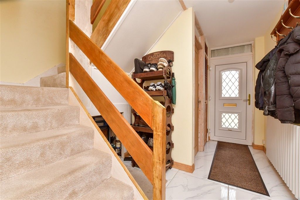 Property photo 3 of 13 Entrance Hall