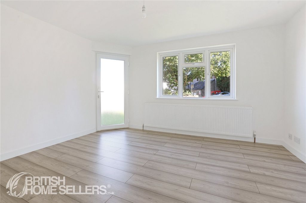 Property photo 3 of 14 Picture No. 11