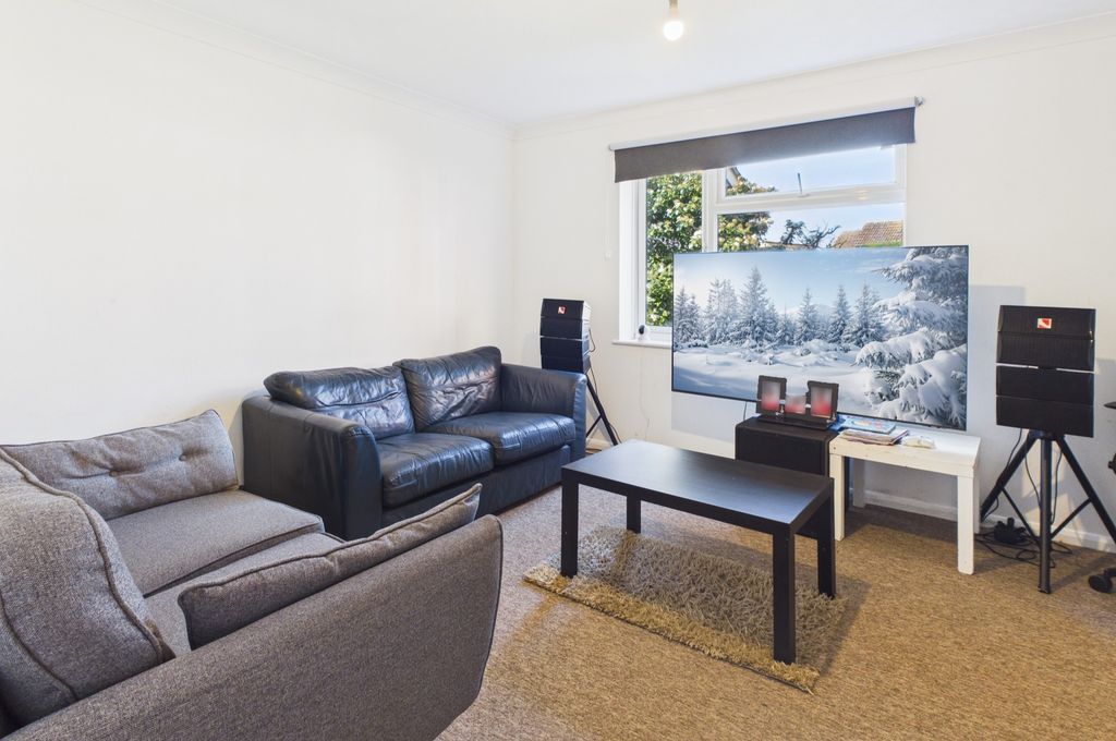 Property photo 2 of 9 Cam02519G0-Pr0408-Still006