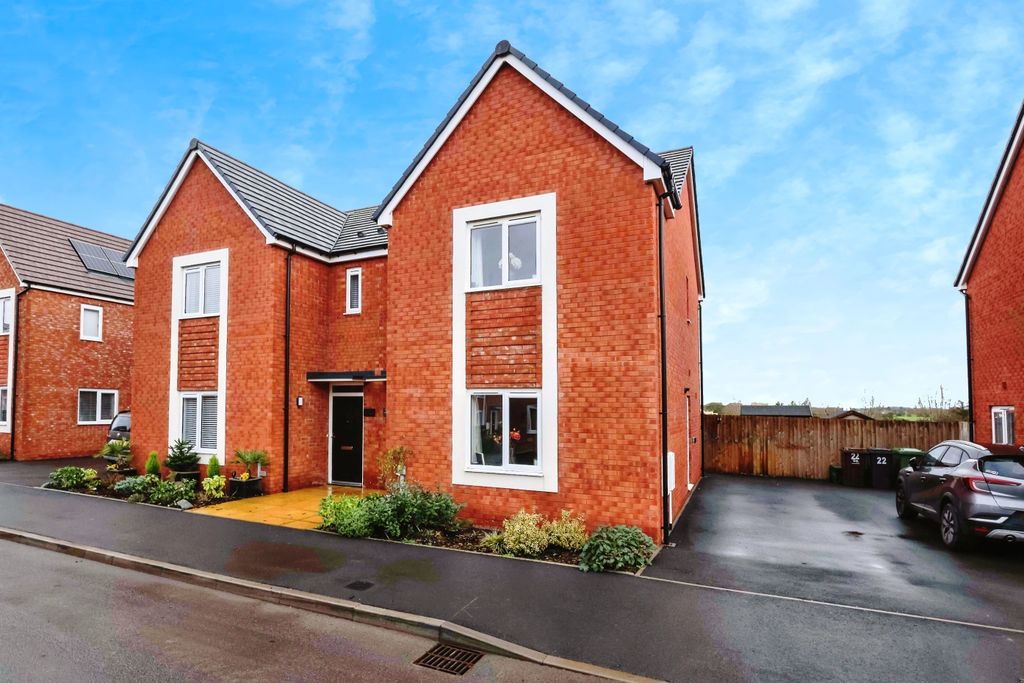 Property photo 1 of 19 Peartreedrivebroomhallworcesterwr52Ss-60