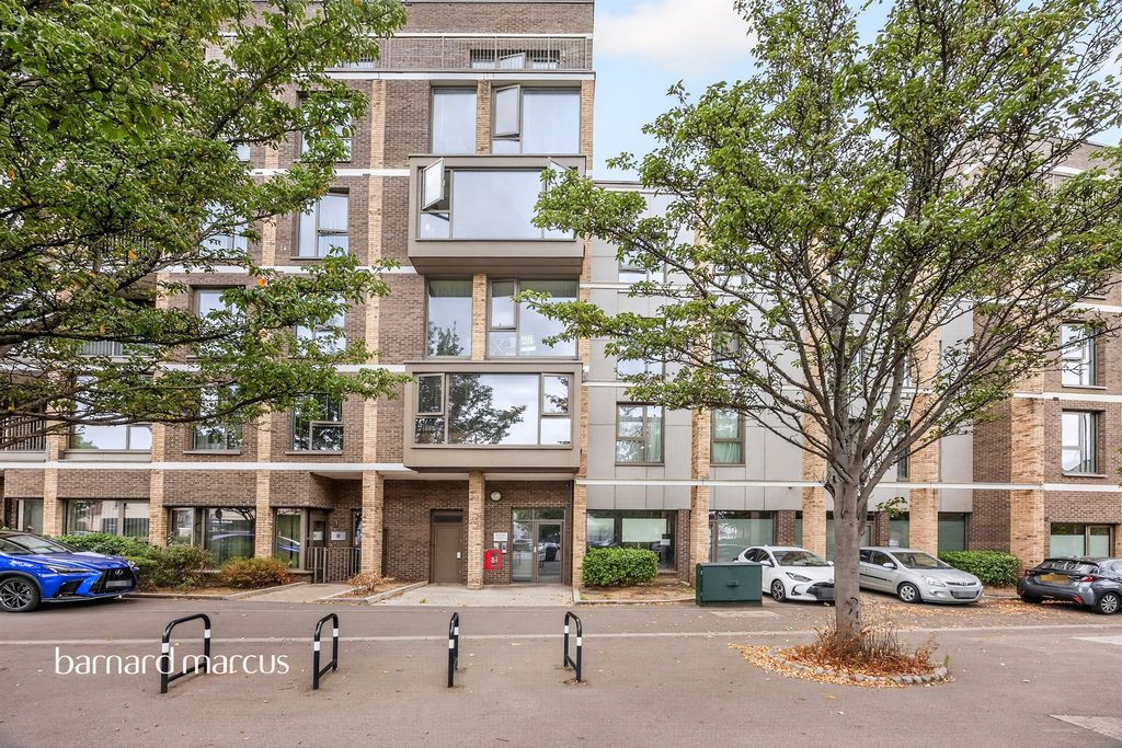 Property photo 1 of 17