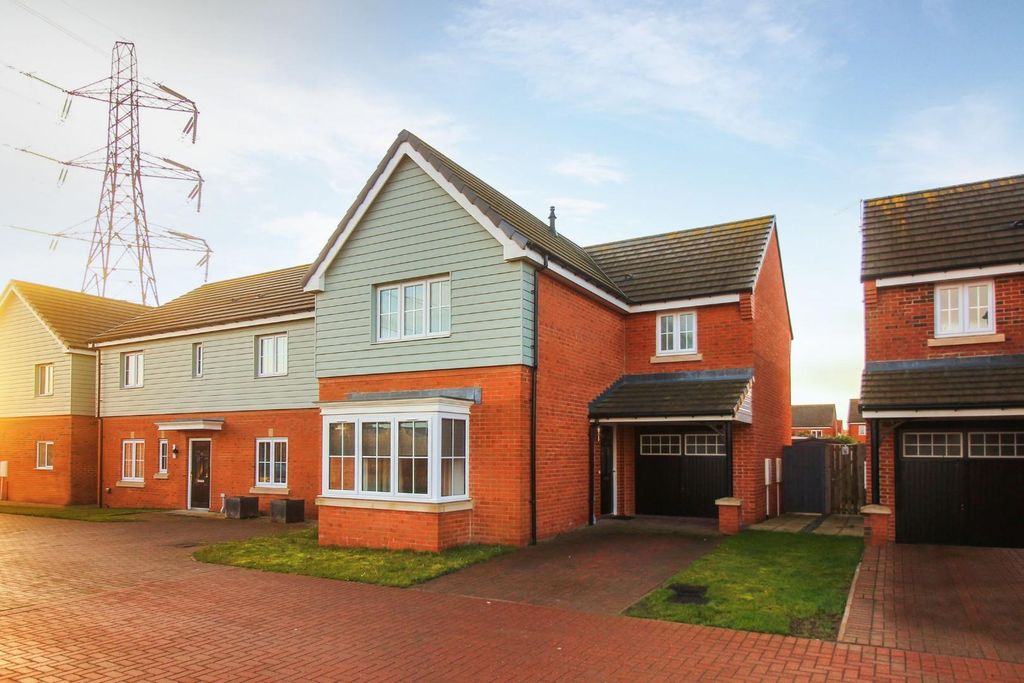 Property photo 1 of 15 External