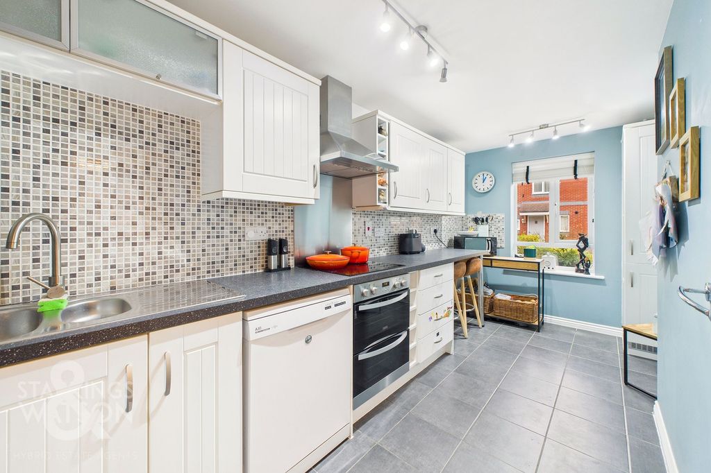 Property photo 3 of 26