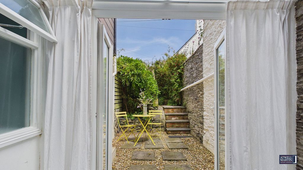 Property photo 1 of 29