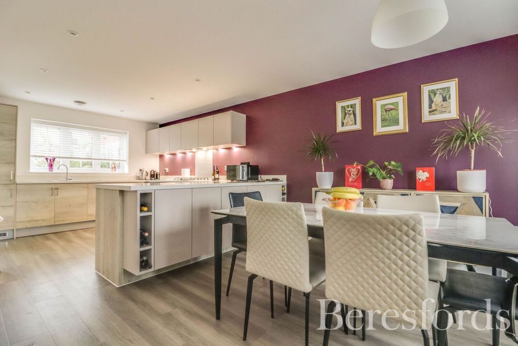 Property photo 3 of 18 Picture No. 29