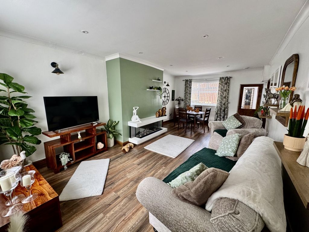 Property photo 3 of 13 Img_8325