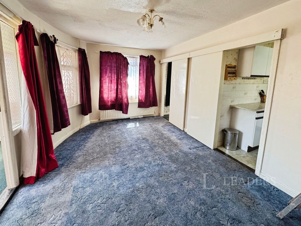 Property photo 2 of 11 Lounge