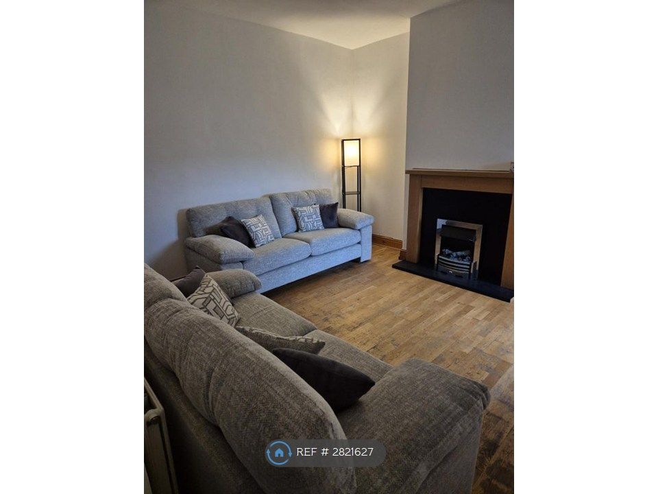 Property photo 1 of 8 Communal Living Room