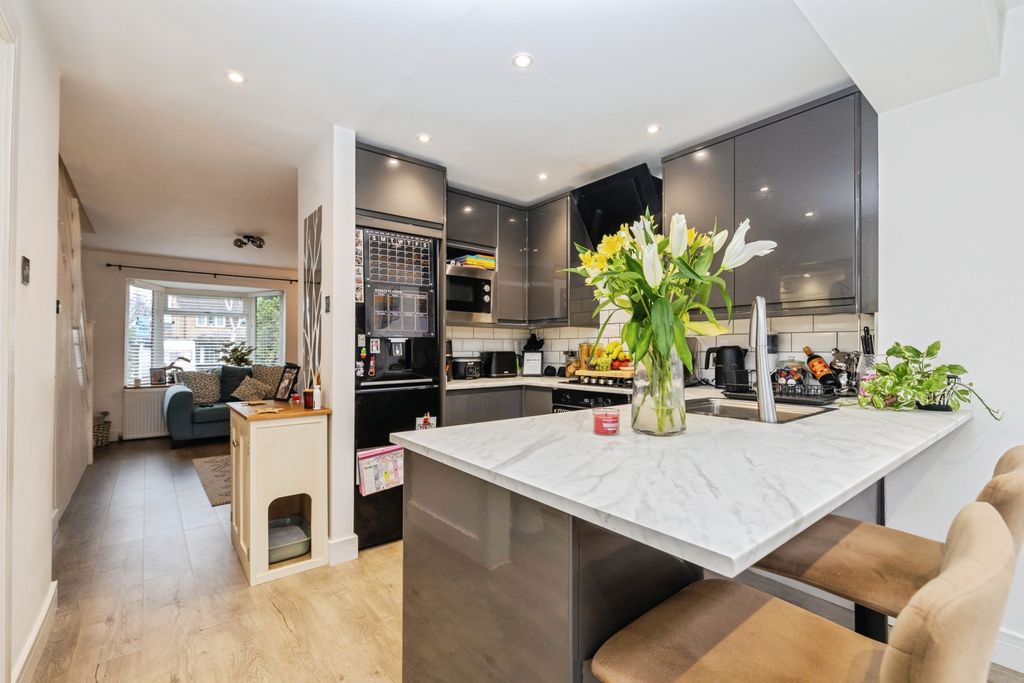 Property photo 2 of 18 Photo #2