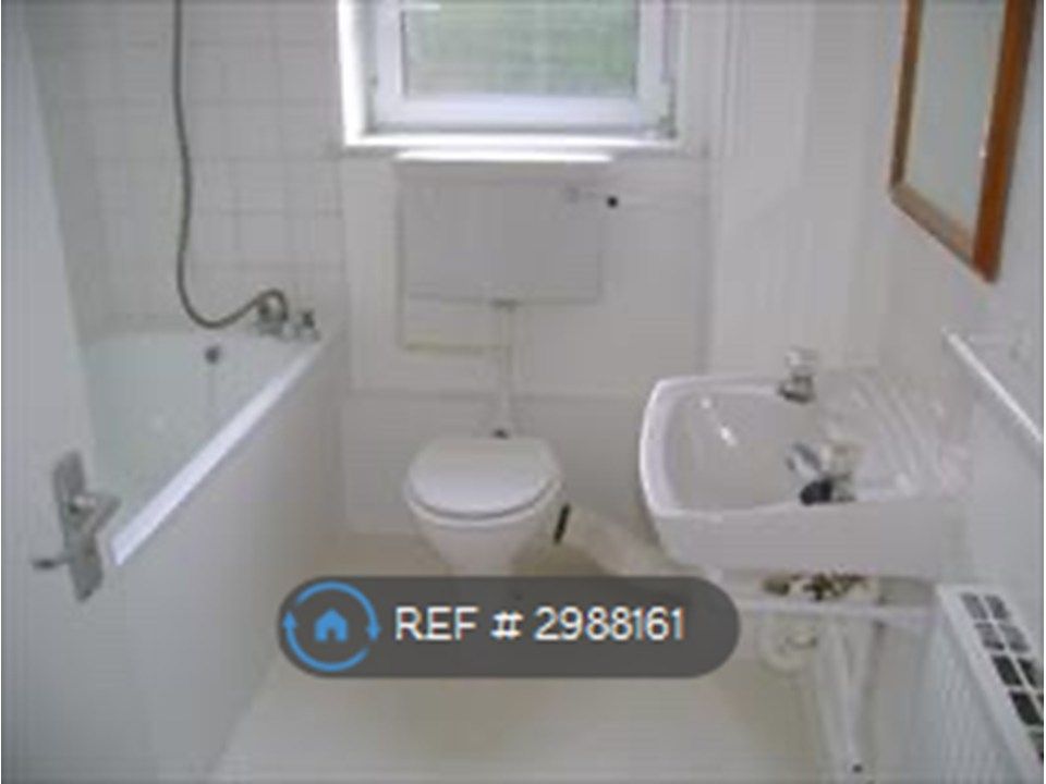 Property photo 2 of 8 Bathroom