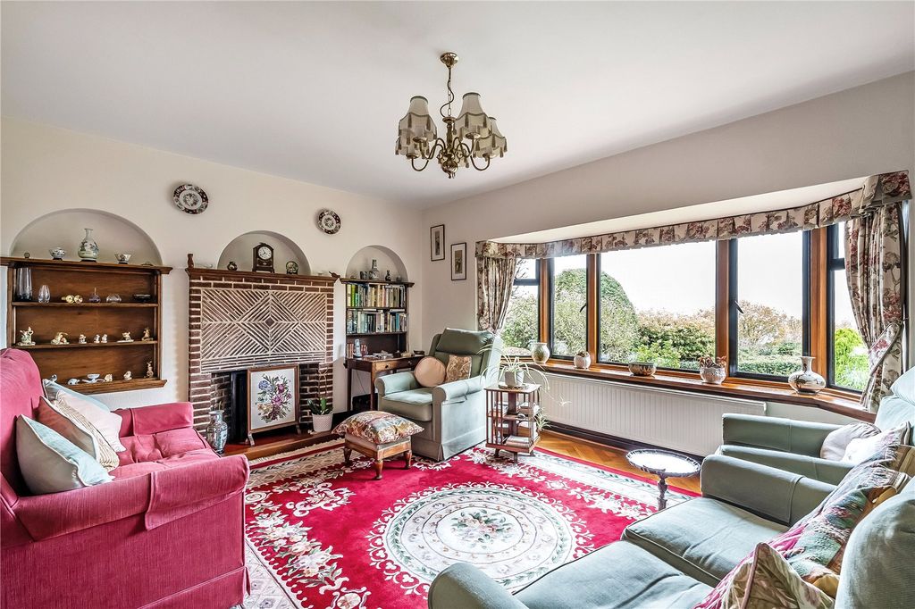 Property photo 3 of 17 Picture No. 02