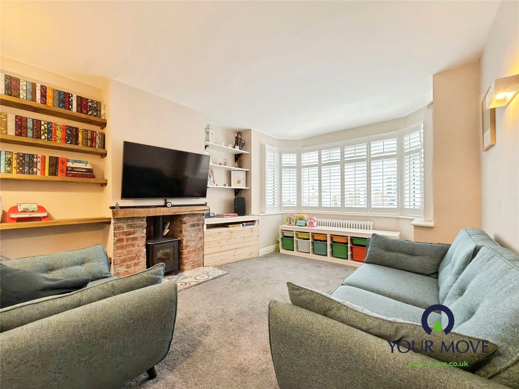 Property photo 2 of 17 Lounge