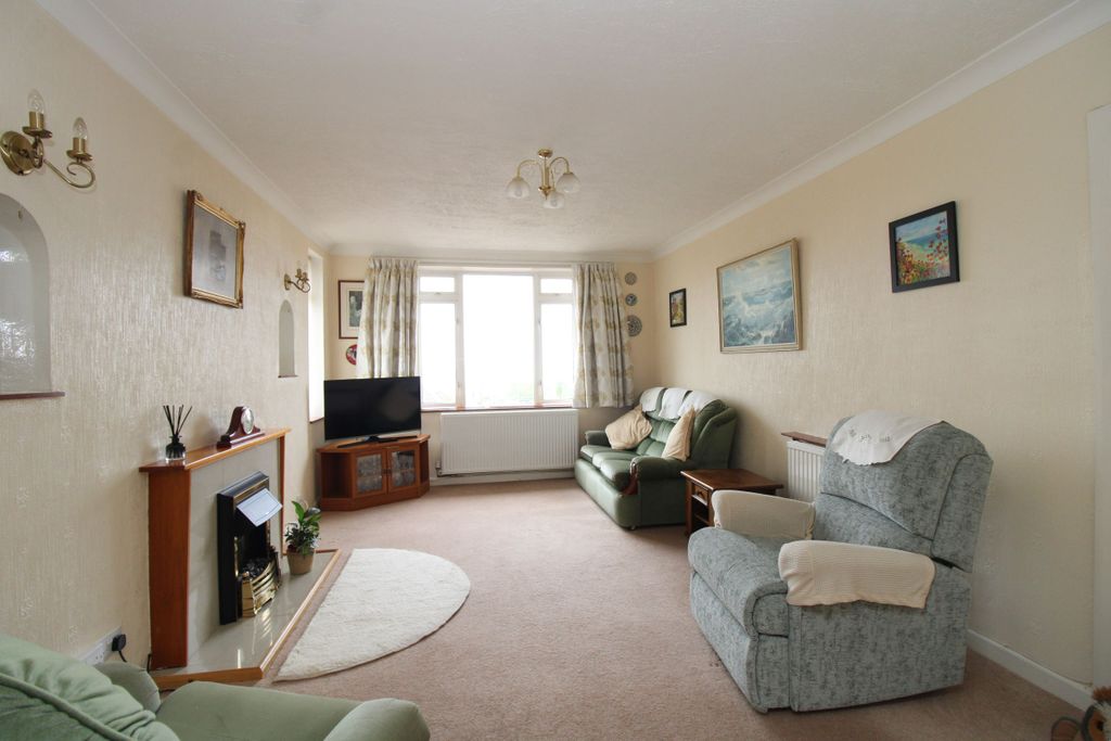 Property photo 3 of 20